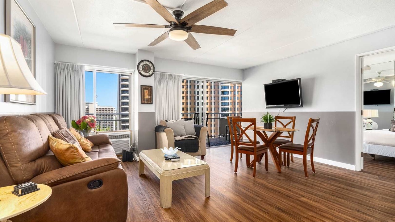 Photo of Livingroom in Waikiki