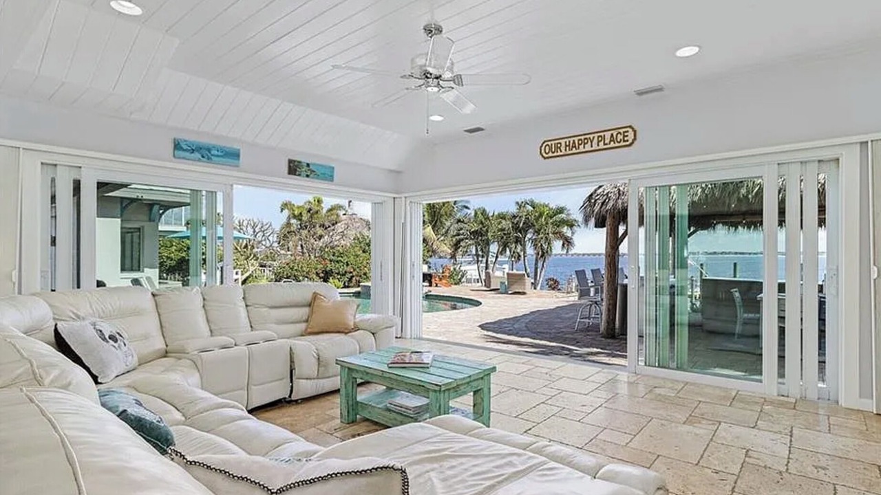 Photo of Livingroom in Caloosahatchee