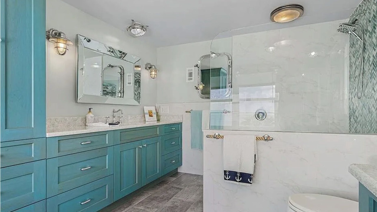 Photo of Bathroom in Caloosahatchee