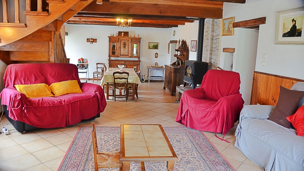 Photo of Livingroom in Saint-Pierre-de-Trivisy