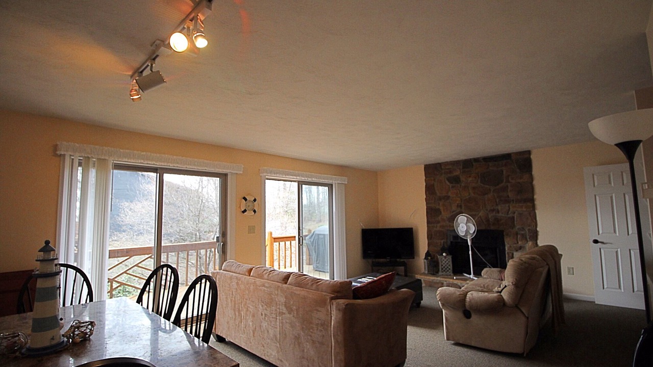 Photo of Livingroom in Huddleston