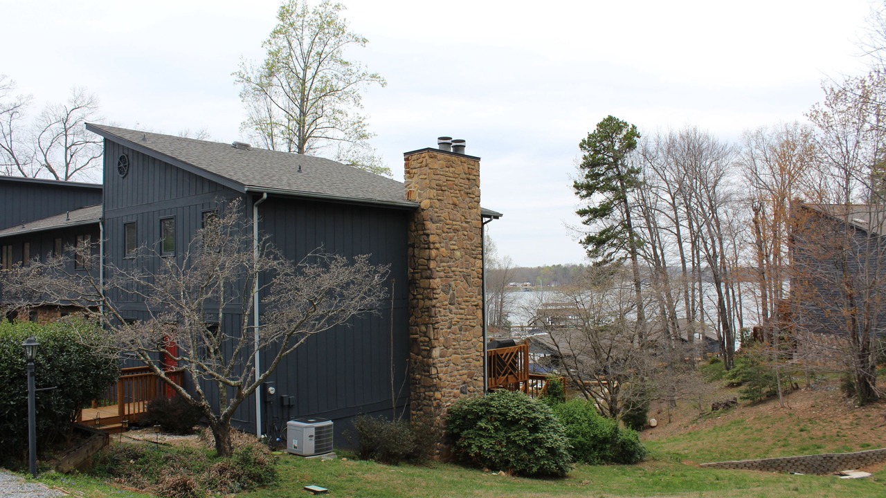 Photo of Others in Huddleston