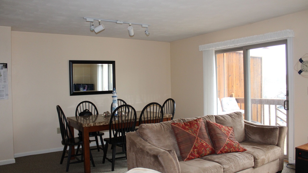 Photo of Livingroom in Huddleston