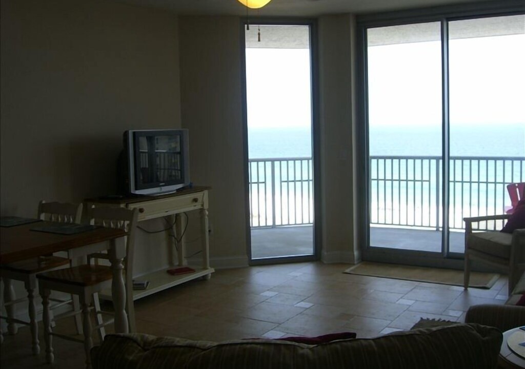Photo of Livingroom in Pensacola Beach