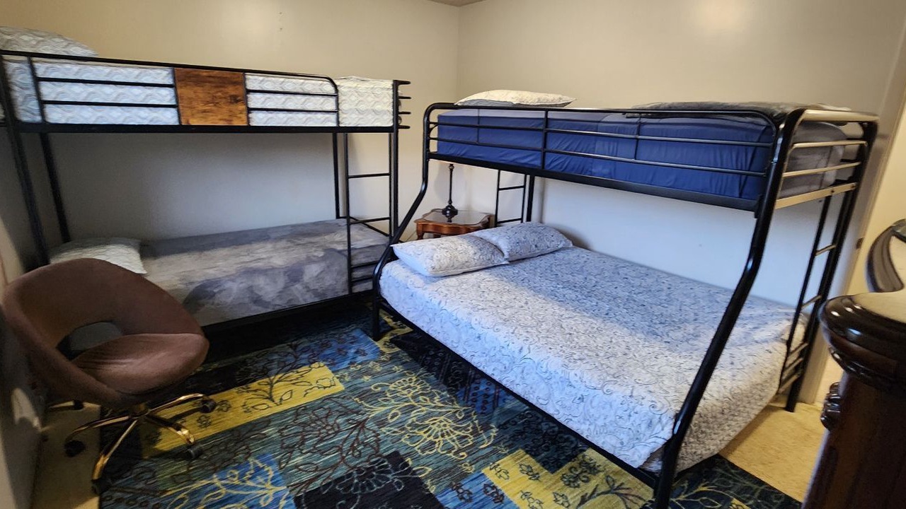 Photo of Bedroom in Karns