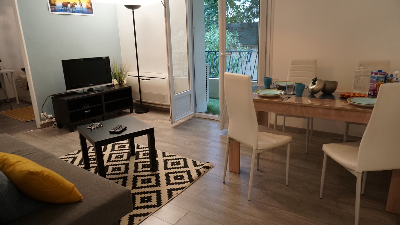 Photo of Livingroom in Hopitaux-Facultes