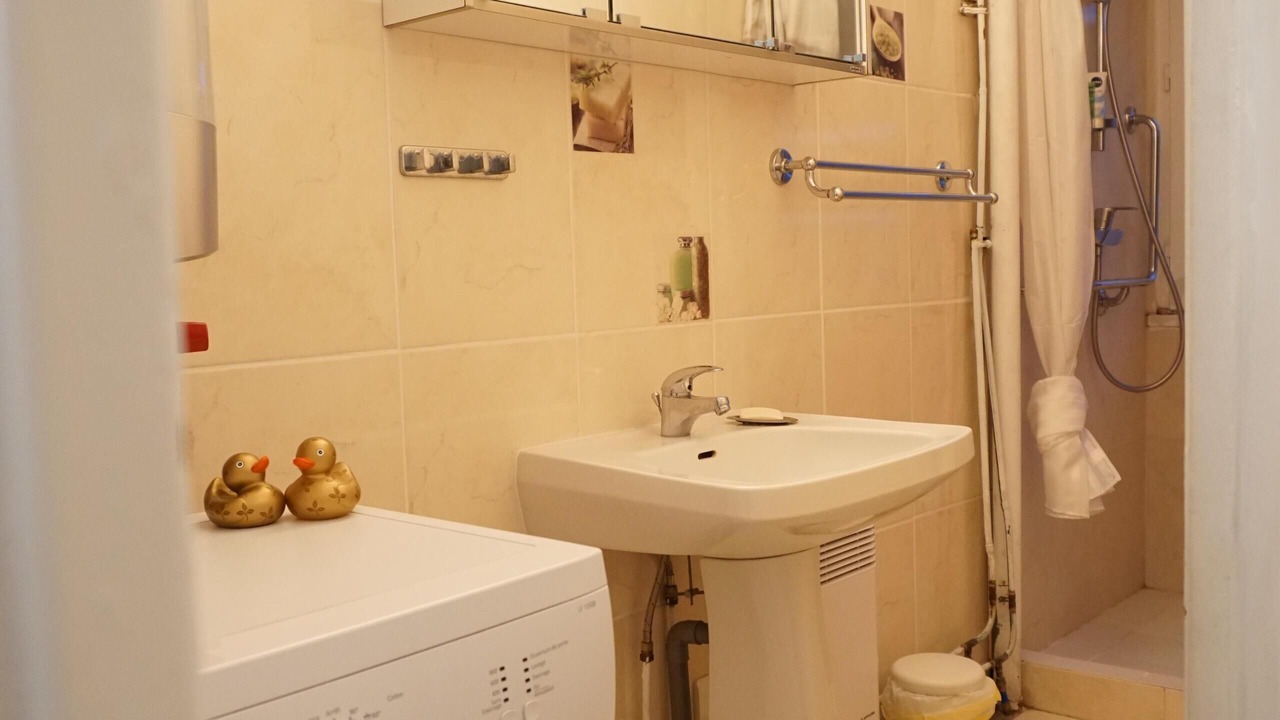 Photo of Bathroom in Hopitaux-Facultes