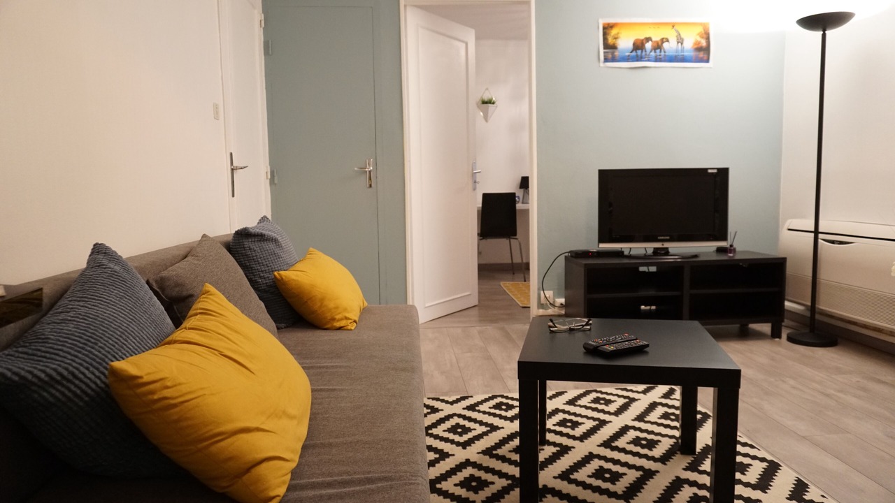 Photo of Livingroom in Hopitaux-Facultes