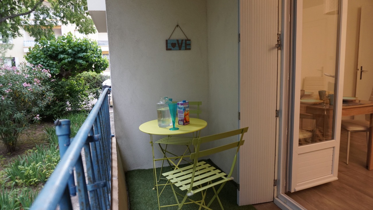 Photo of Outdoor in Hopitaux-Facultes