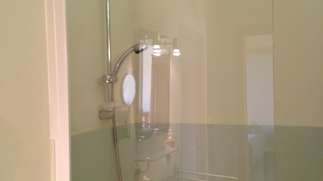 Photo of Bathroom in Lamballe