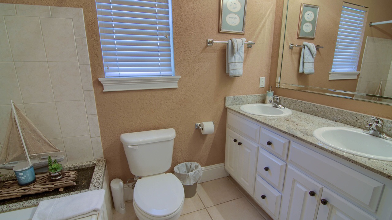 Photo of Bathroom in El Centro Beach