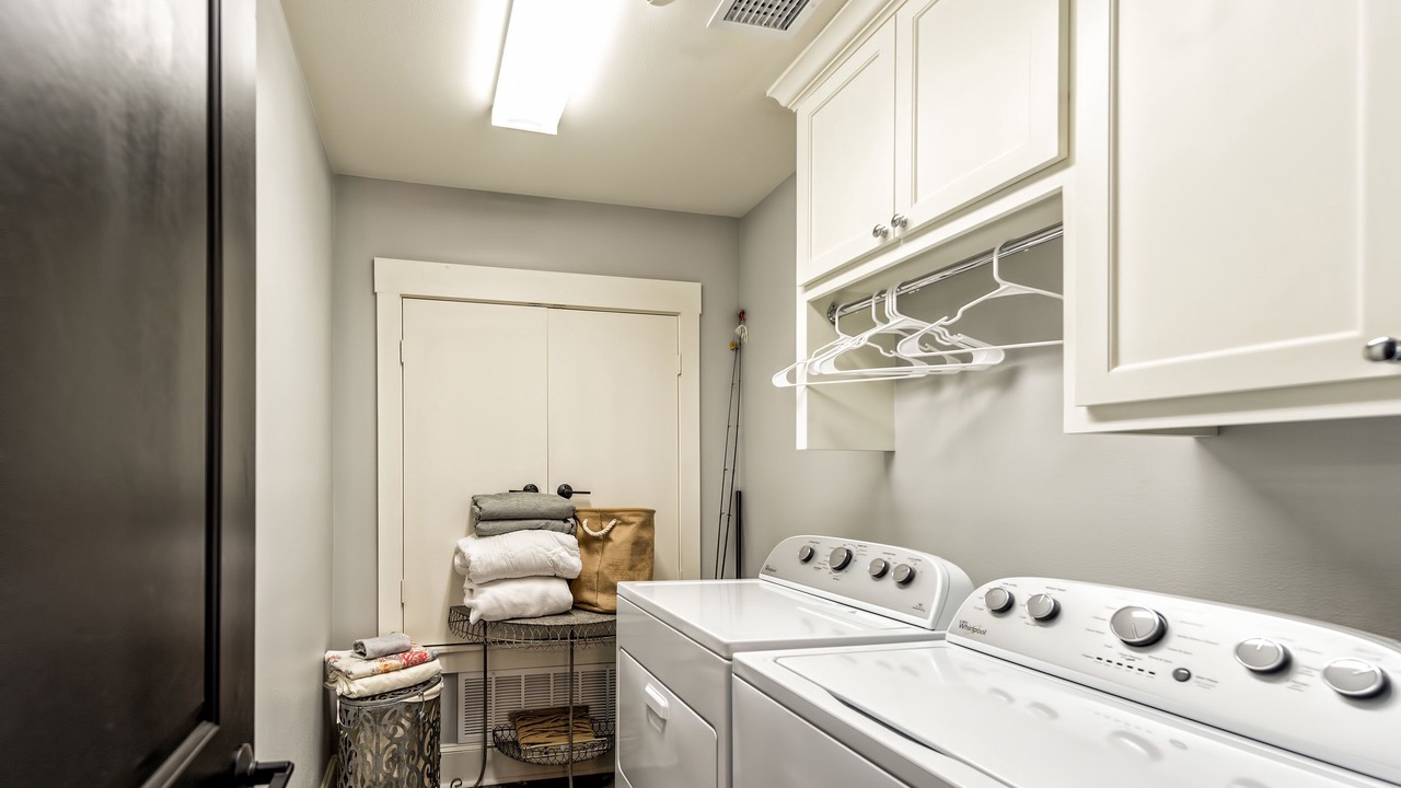 Photo of Bedroom in Lacy-Lakeview
