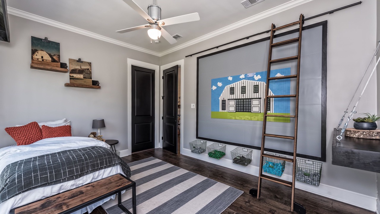 Photo of Bedroom in Lacy-Lakeview