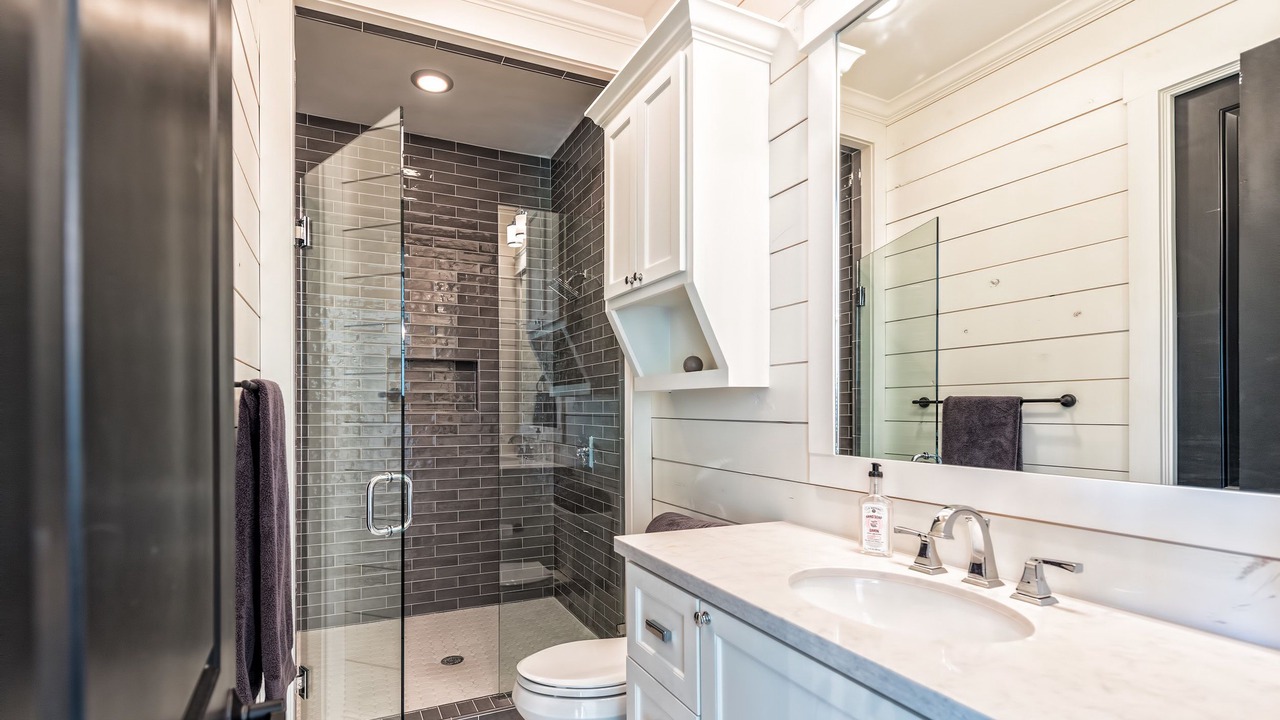 Photo of Bathroom in Lacy-Lakeview
