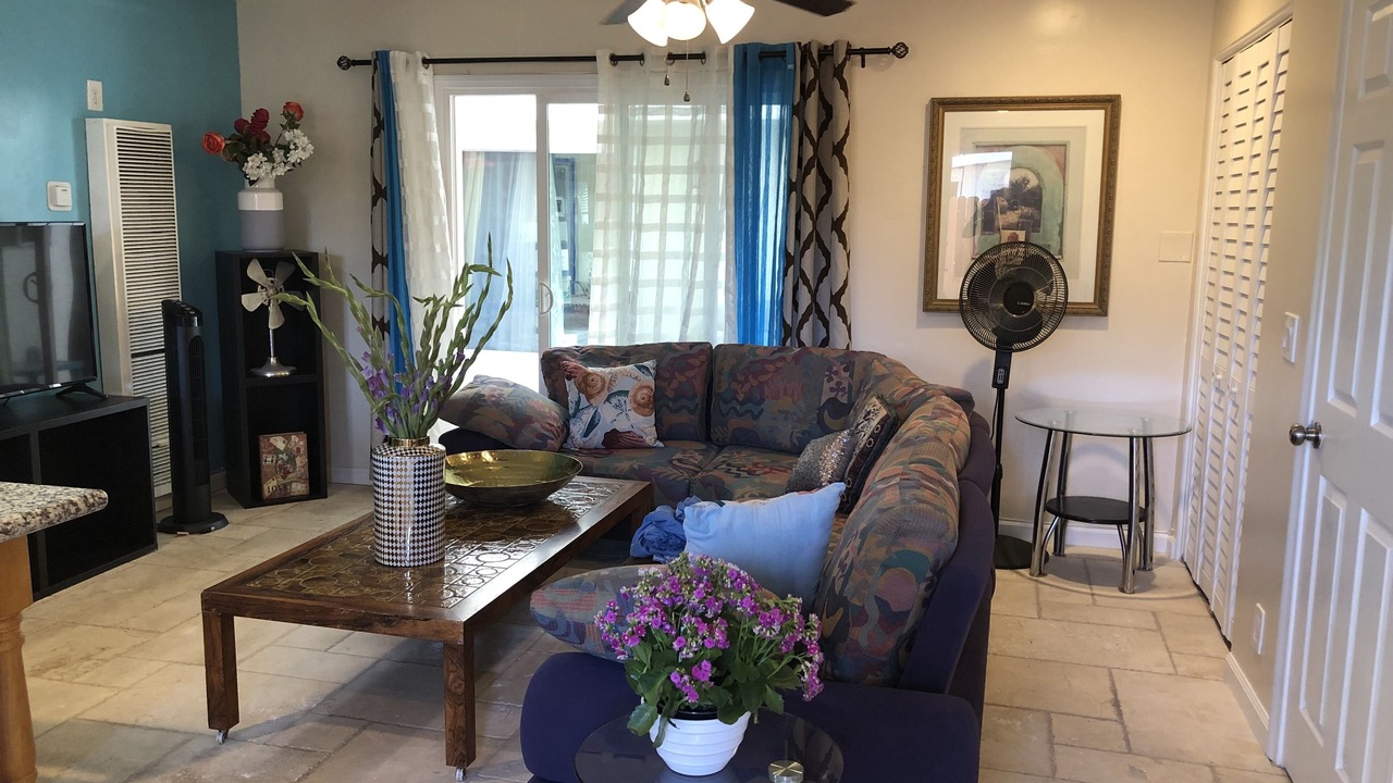 Photo of Livingroom in South Oceanside