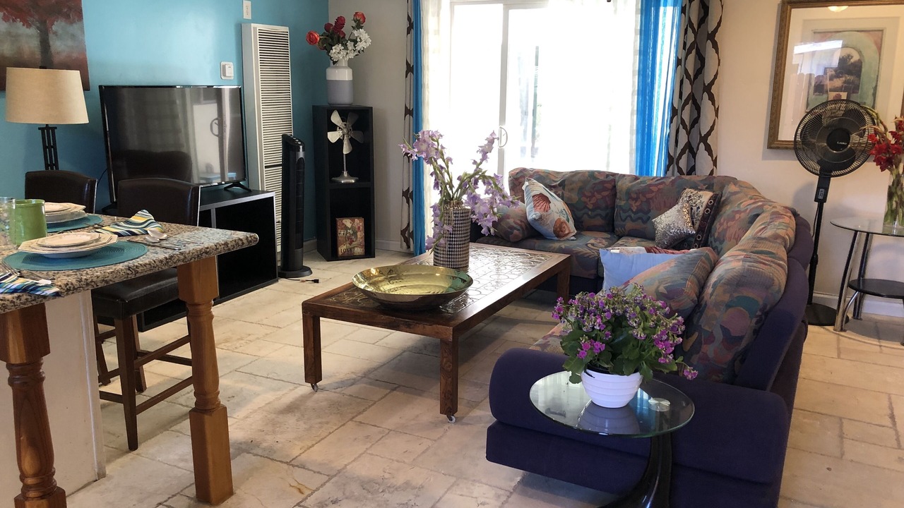 Photo of Livingroom in South Oceanside