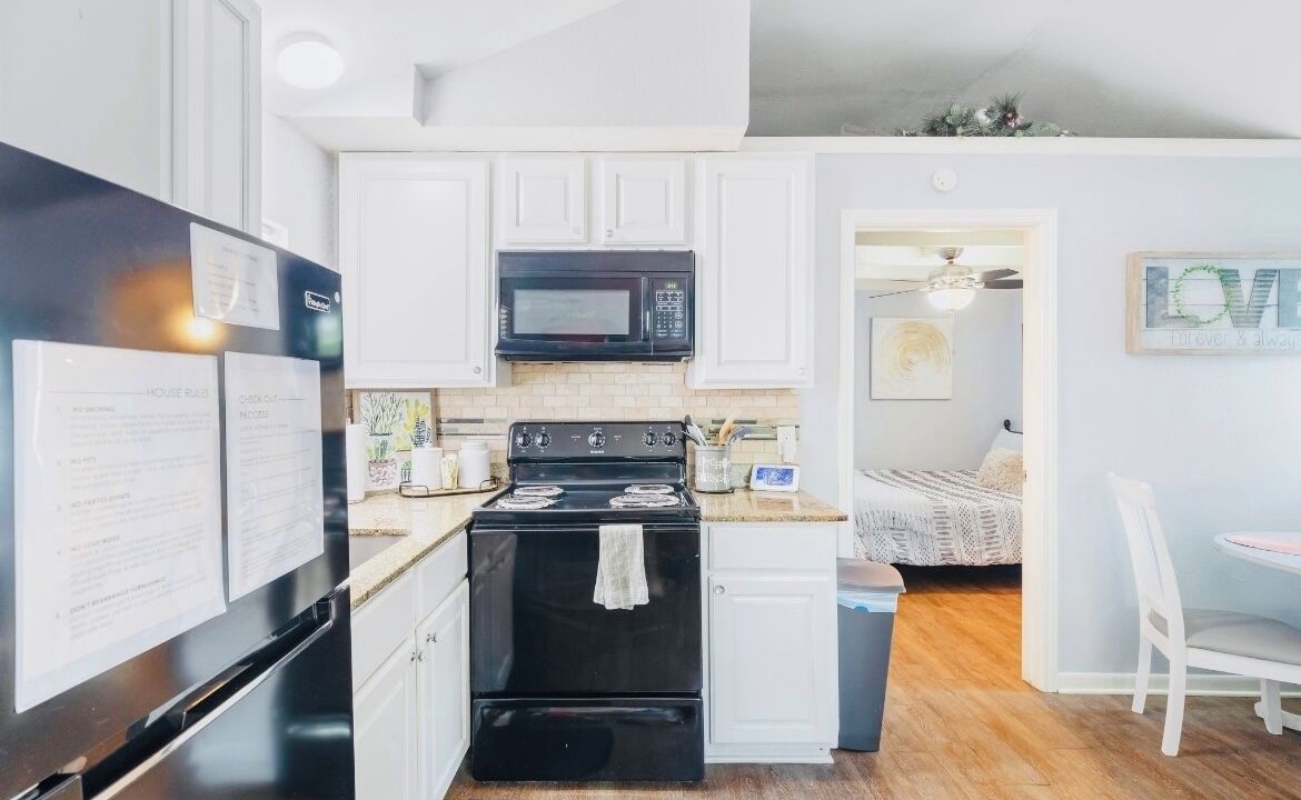 Photo of Kitchen in College Hills Estates
