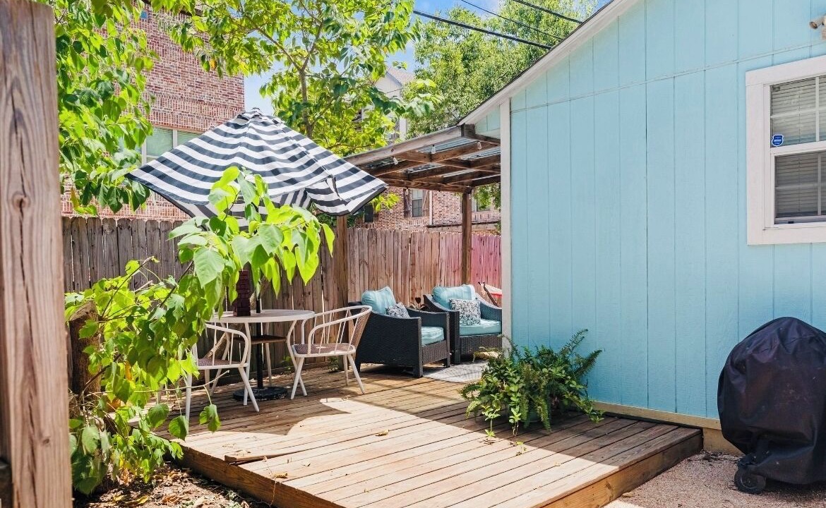 Photo of Outdoor in College Hills Estates