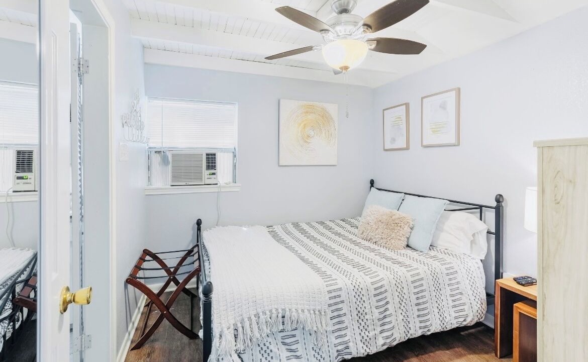 Photo of Bedroom in College Hills Estates