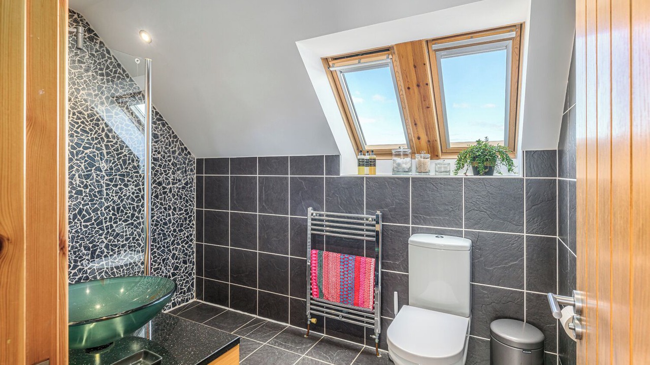 Photo of Bedroom in Mellon Charles