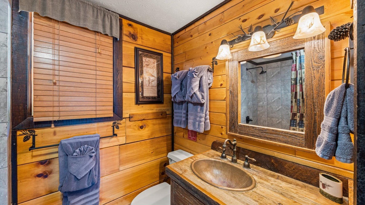 Photo of Bathroom in Gatlinburg