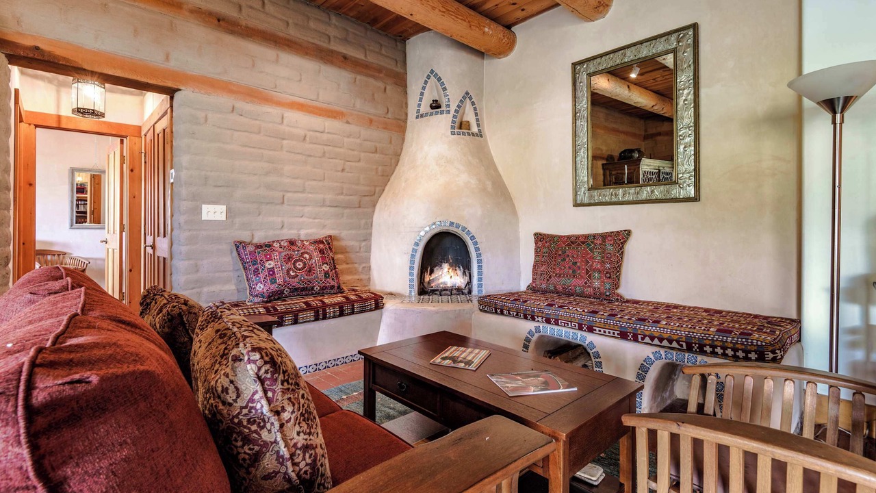 Photo of Livingroom in Historic Eastside