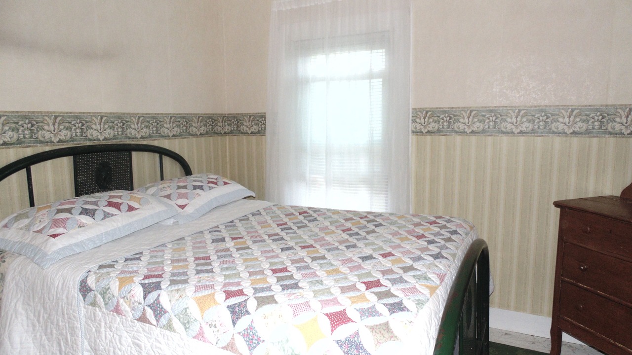 Photo of Bedroom in Warrensburg