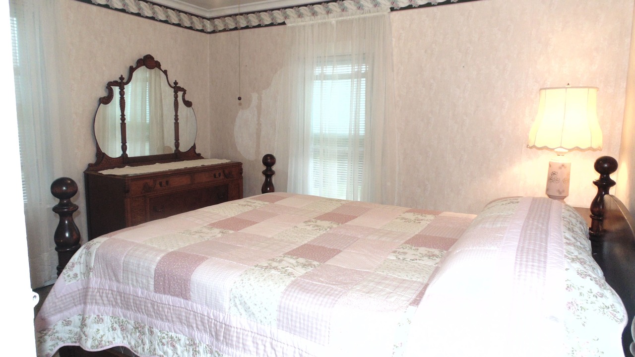 Photo of Bedroom in Warrensburg