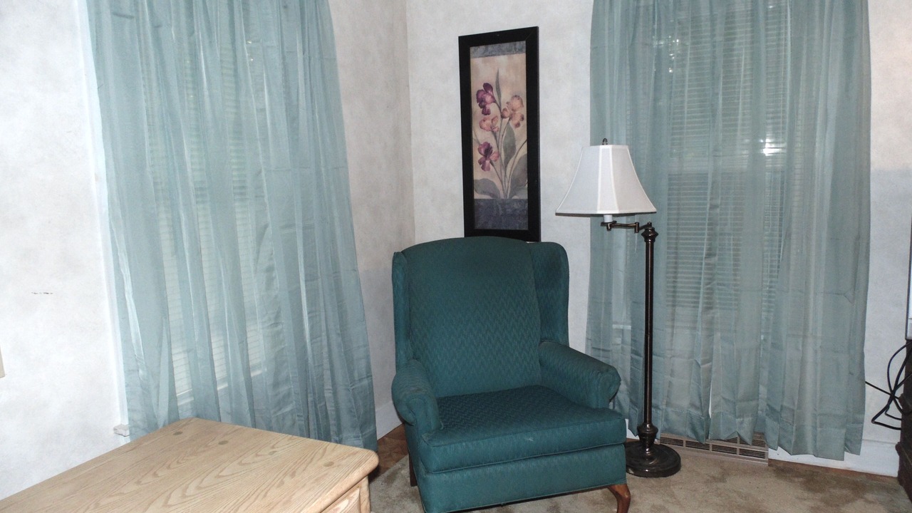 Photo of Livingroom in Warrensburg