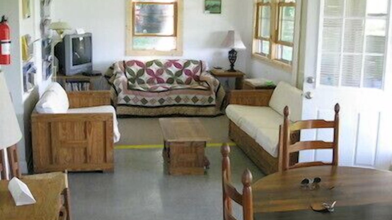 Photo of Livingroom in Rockbridge Baths