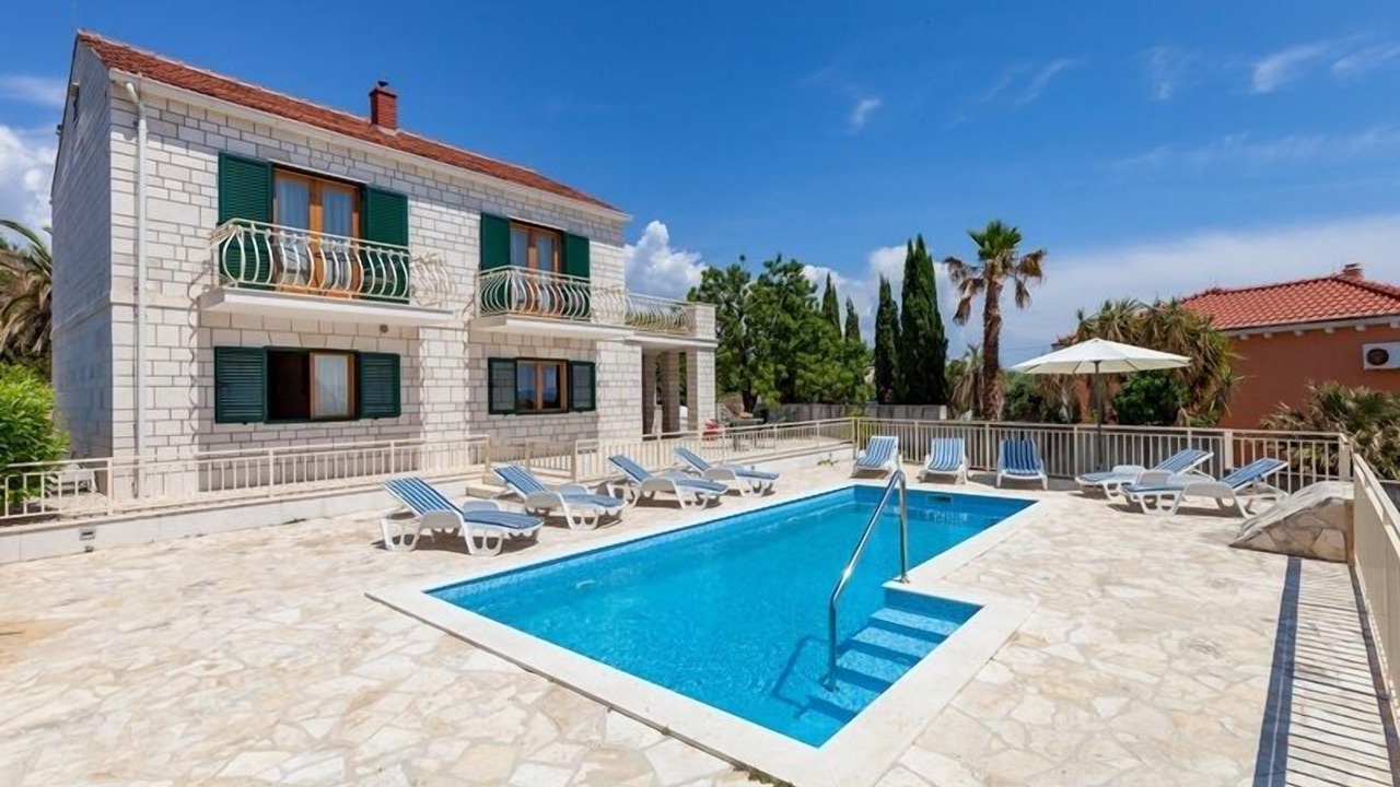 Photo of Outdoor in Sumartin