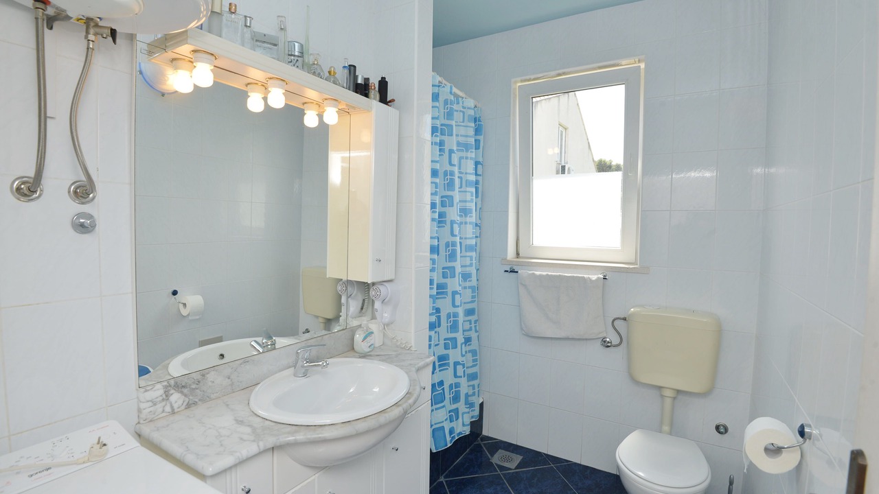Photo of Bathroom in Pile