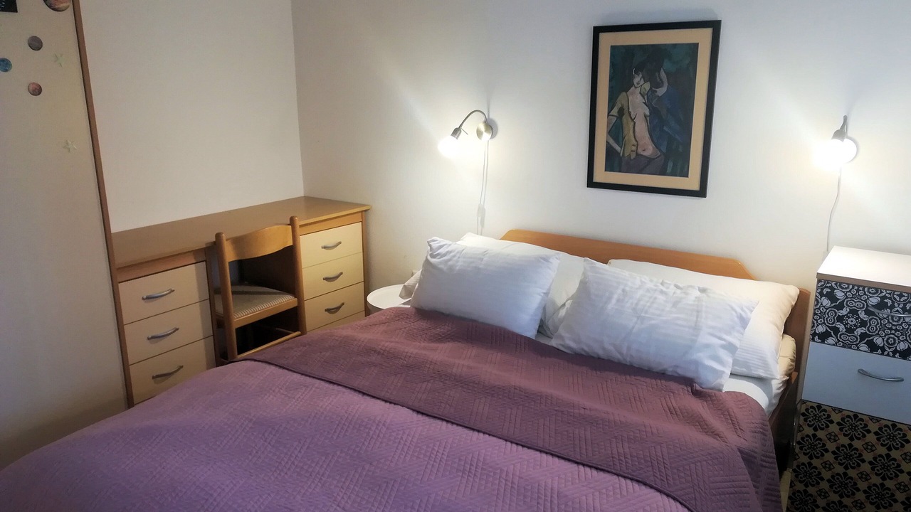 Photo of Bedroom in Pile
