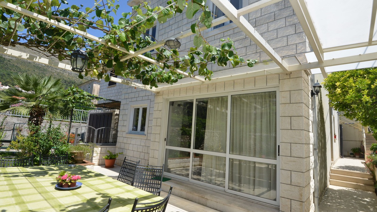 Photo of Outdoor in Pile