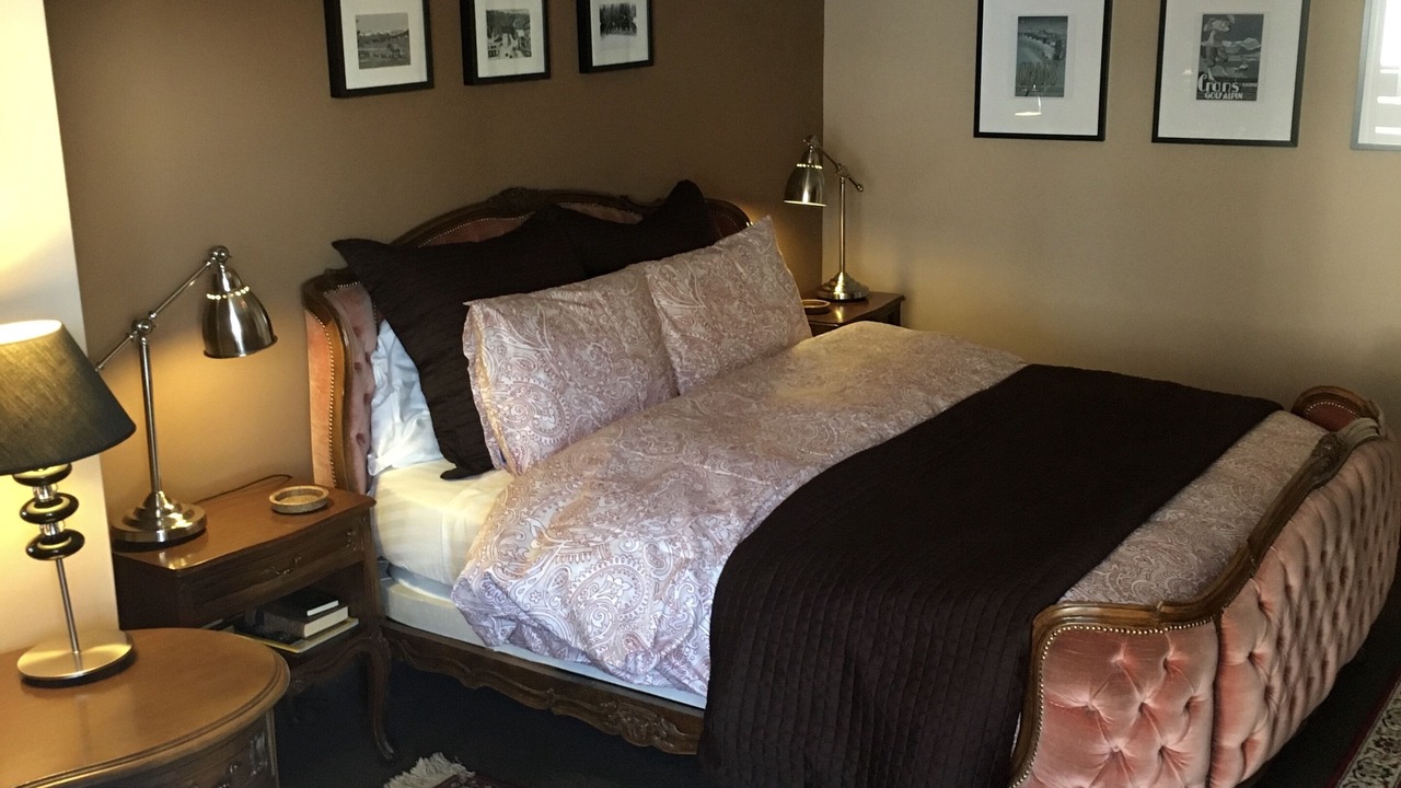 Photo of Bedroom in Noes