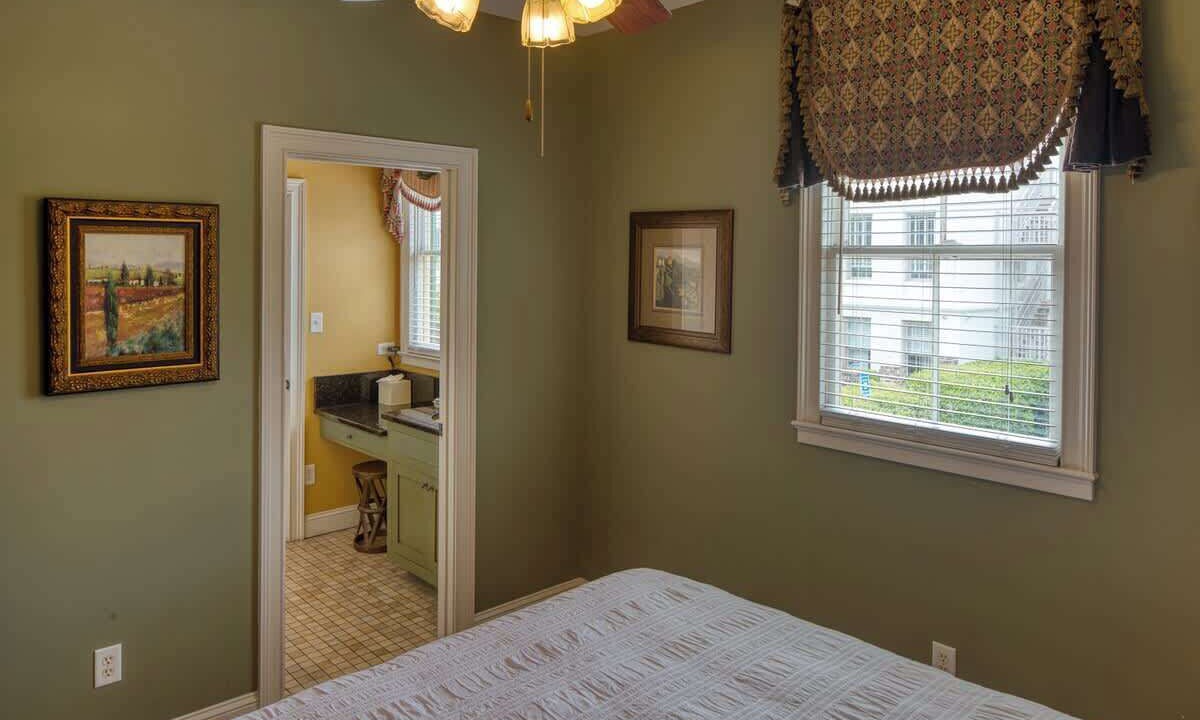 Photo of Bedroom in Historic District - North