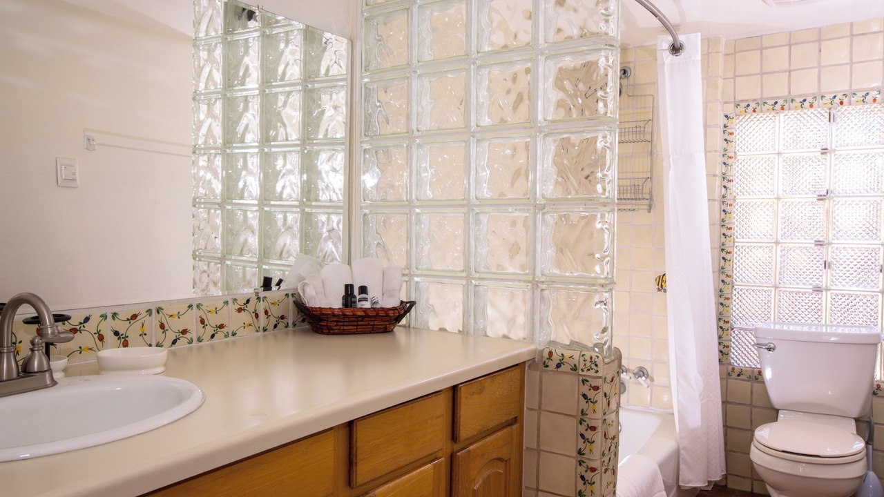 Photo of Bathroom in Los Griegos
