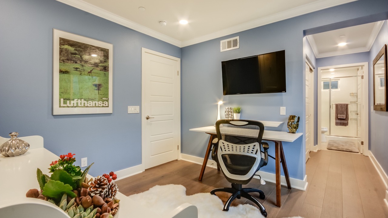 Photo of Others in Hollywood Hills