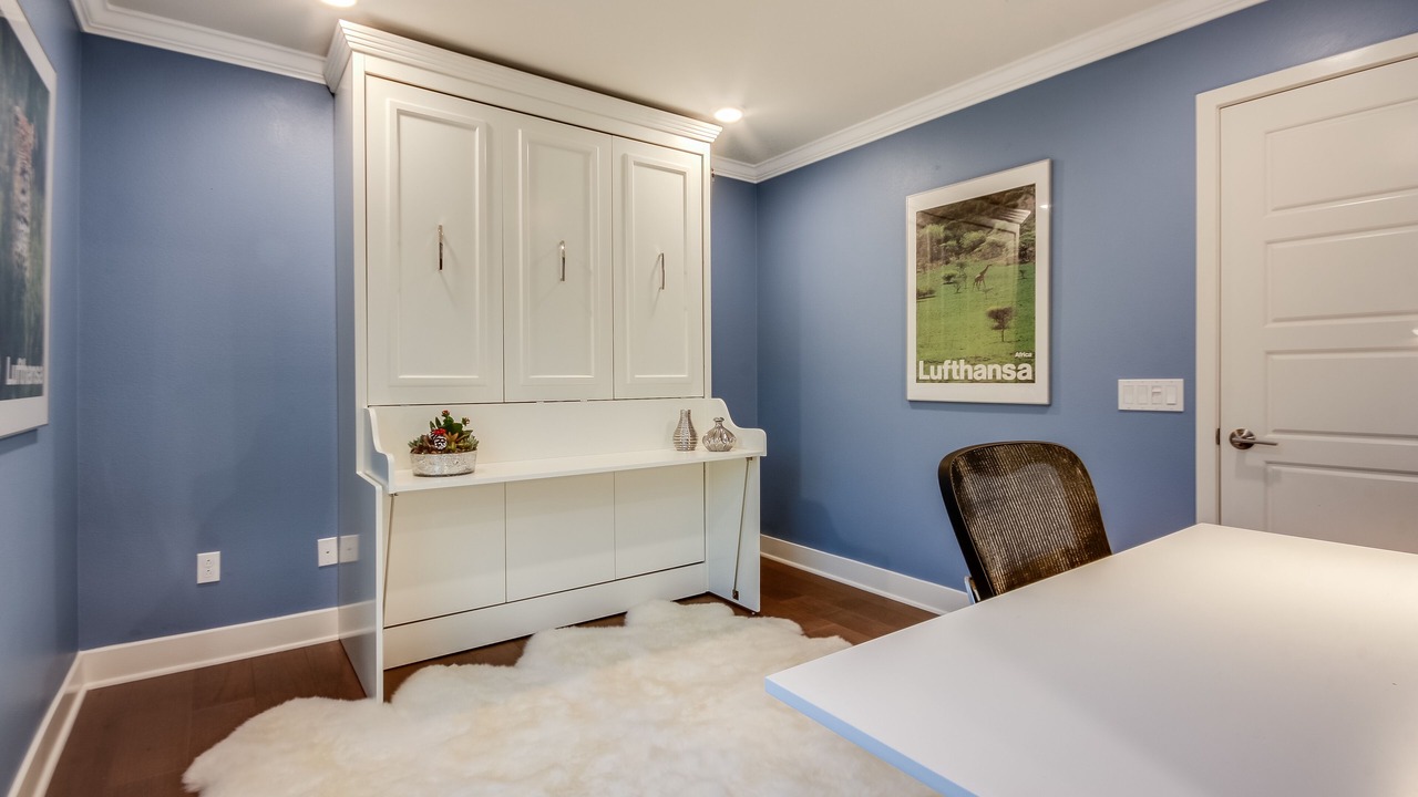 Photo of Others in Hollywood Hills