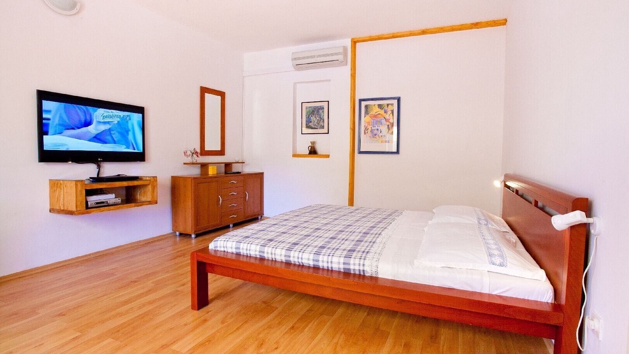 Photo of Bedroom in Sutivan