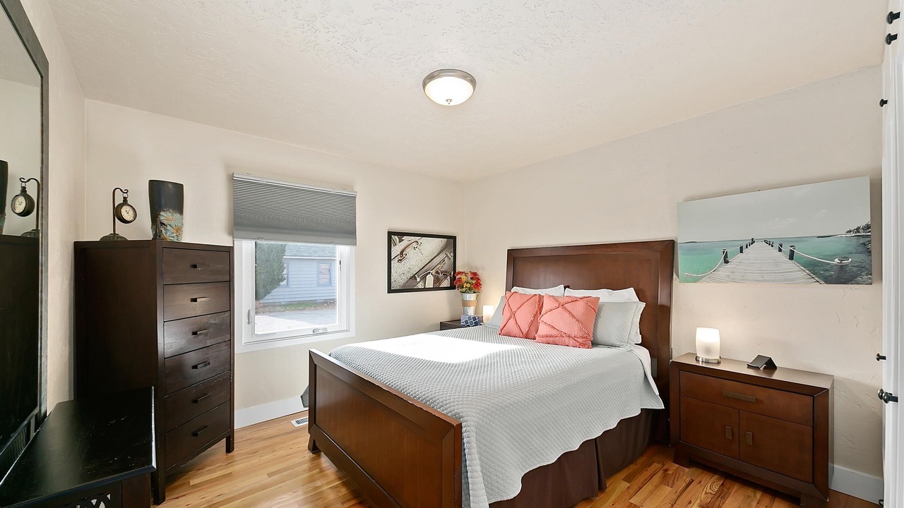 Photo of Others in Depot Bench