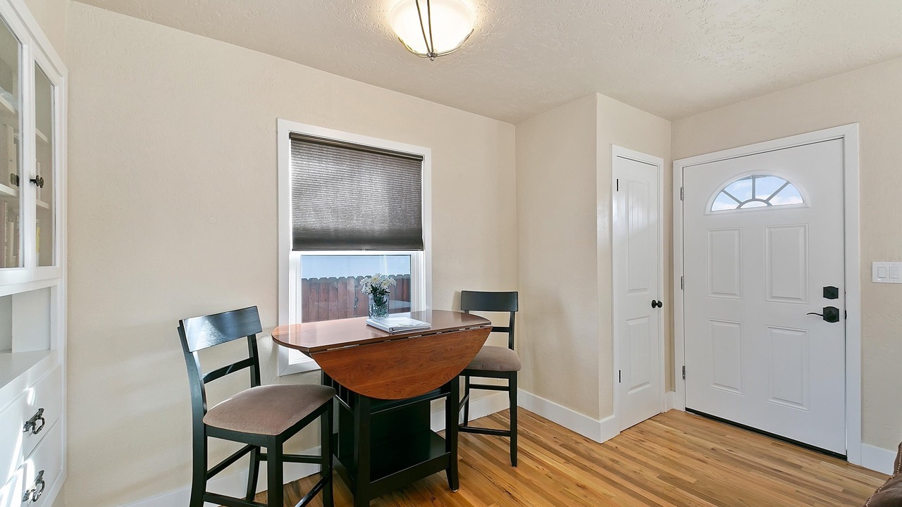 Photo of Bedroom in Depot Bench