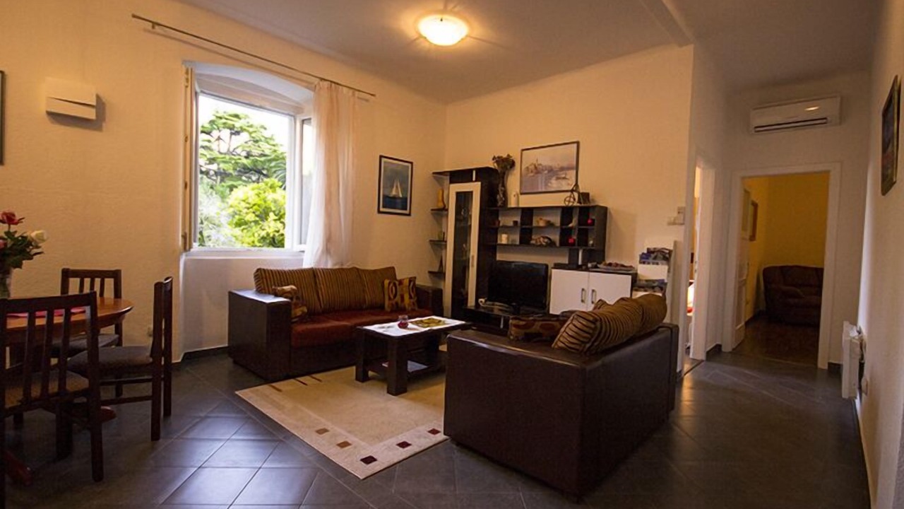 Photo of Livingroom in Pile