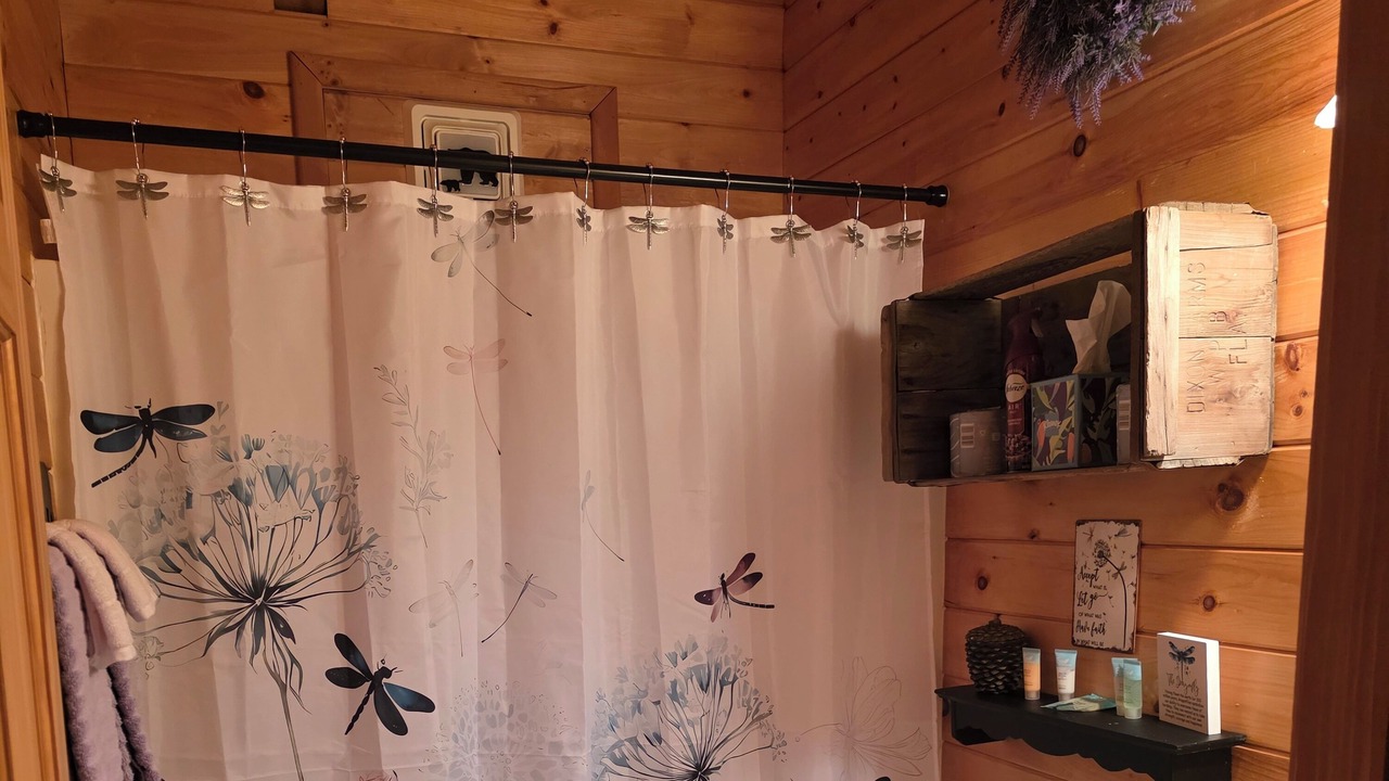 Photo of Bathroom in Cosby