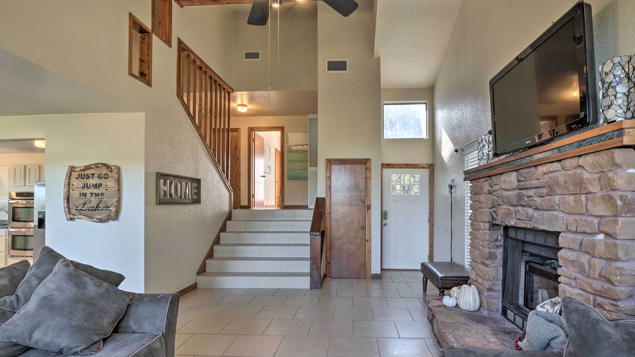 Photo of Livingroom in Briarcliff