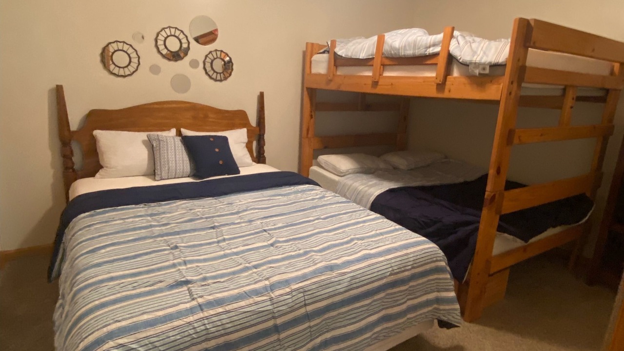 Photo of Bedroom in Lakeside Estates