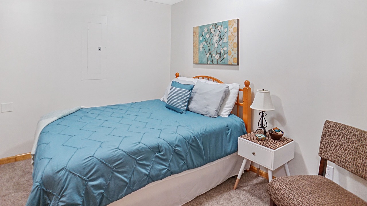Photo of Bedroom in Lakeside Estates