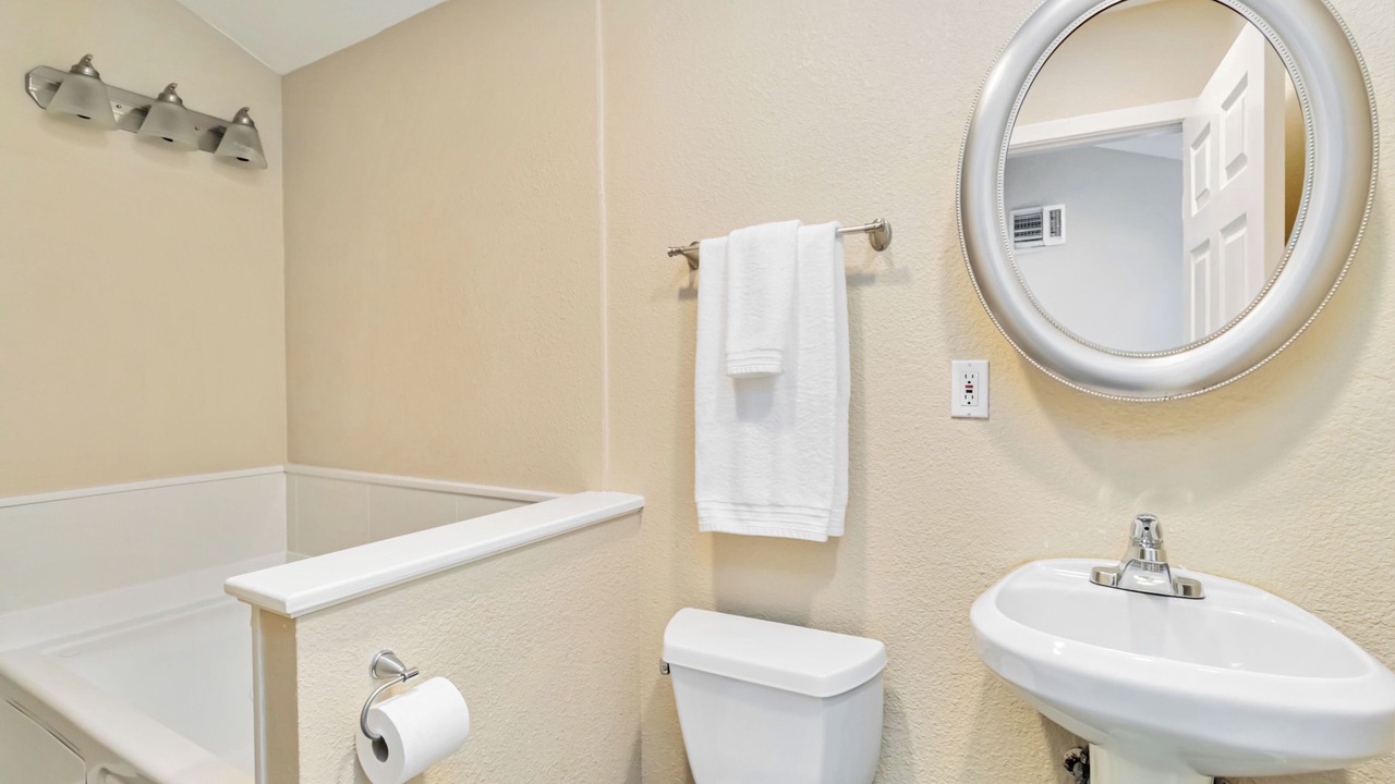 Photo of Bathroom in Canyon Lake