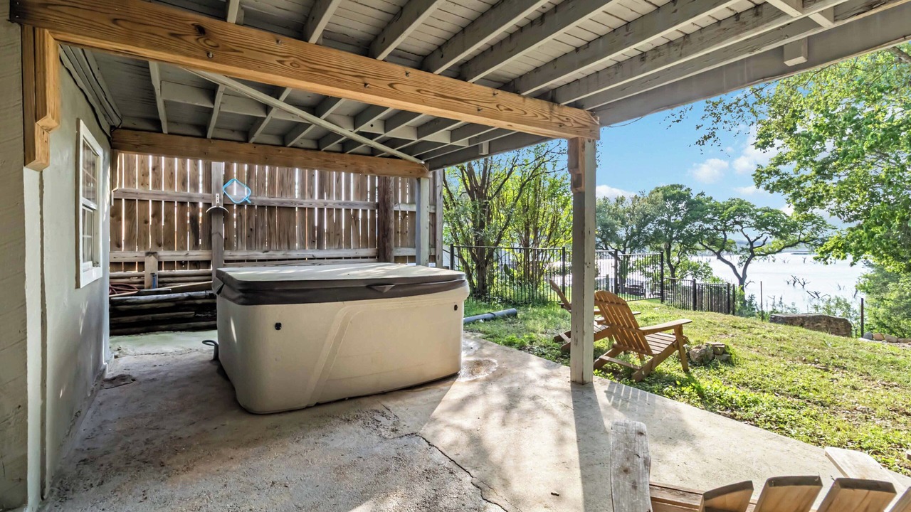 Photo of Patio Balcony in Canyon Lake