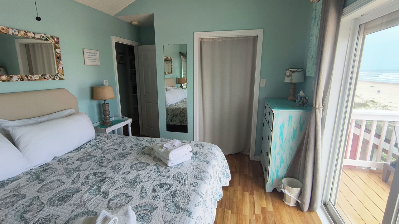 Photo of Bedroom in Galveston